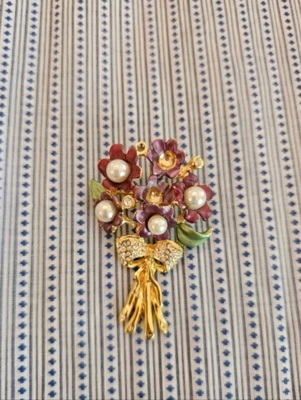 Vintage Gold Tone Enamel Flower Bouquet Brooch/Pin w Faux Pearls & Rhinestones